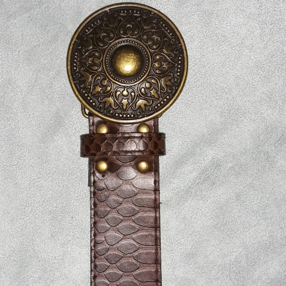 Brown medallion buckle detach. embossed belt - Picture 1 of 5